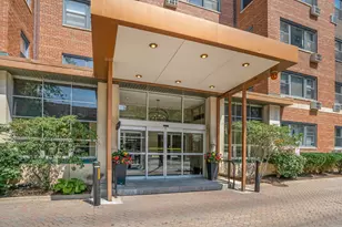 2909 N Sheridan Rd, Chicago, IL 60657 - Photo 2