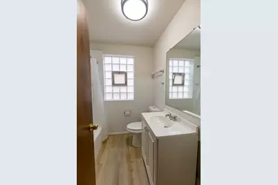 2433 S Keystone Avenue, North Riverside, IL 60546 - Photo 8