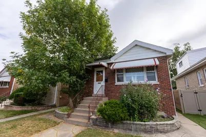 2433 S Keystone Avenue, North Riverside, IL 60546 - Photo 1