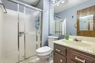 1059 Southbury Ln, Wheeling, IL 60090 - Photo 10