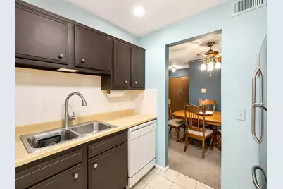 1059 Southbury Lane, Wheeling, IL 60090 - Photo 6