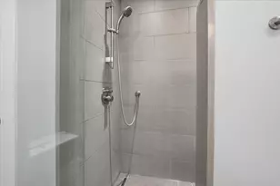 2116 W Cullom Ave, Chicago, IL 60618 - Photo 16