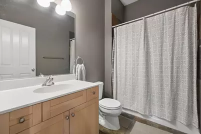 2116 W Cullom Avenue #201, Chicago, IL 60618 - Photo 20