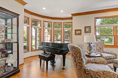 390 Grandview Avenue, Glen Ellyn, IL 60137 - Photo 8