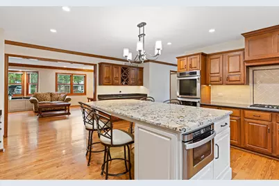 390 Grandview Avenue, Glen Ellyn, IL 60137 - Photo 18