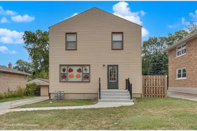 121 S Addison Road, Addison, IL 60101 - Photo 1