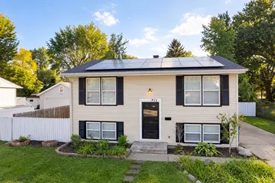 711 Southwind Drive, Carpentersville, IL 60110 - Photo 1