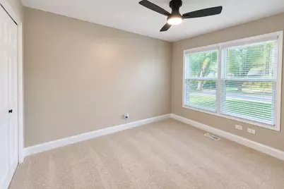 711 Southwind Drive, Carpentersville, IL 60110 - Photo 8