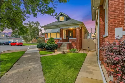 5306 N Lynch Avenue, Chicago, IL 60630 - Photo 1