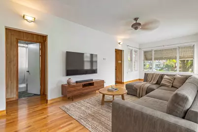 5306 N Lynch Avenue, Chicago, IL 60630 - Photo 2