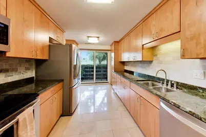 2020 Chestnut Avenue #109, Glenview, IL 60025 - Photo 8
