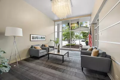 555 W Cornelia Avenue #501, Chicago, IL 60657 - Photo 2
