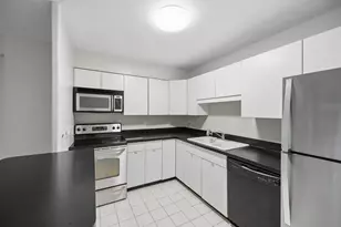 555 W Cornelia Ave, Chicago, IL 60657 - Photo 6
