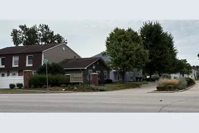 1453 Woodcutter Lane #A, Wheaton, IL 60189 - Photo 6