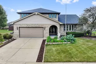 18800 Dickens Dr, Mokena, IL 60448 - Photo 2