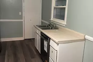 27W029 Oak St, Hanover Park, IL 60133 - Photo 8