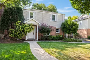 630 S Dryden Pl, Arlington Heights, IL 60005 - Photo 1