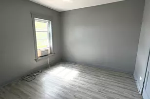 303 Stone St, Joliet, IL 60435 - Photo 6