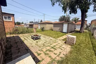 9415 S Peoria St, Chicago, IL 60620 - Photo 24