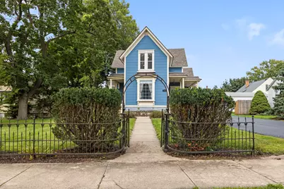 11 North Street, East Dundee, IL 60118 - Photo 2