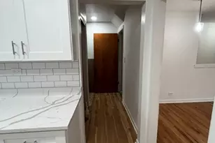 7229 N Campbell Ave, Chicago, IL 60645 - Photo 8