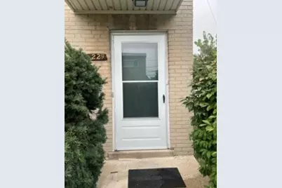 7229 N Campbell Avenue, Chicago, IL 60645 - Photo 1