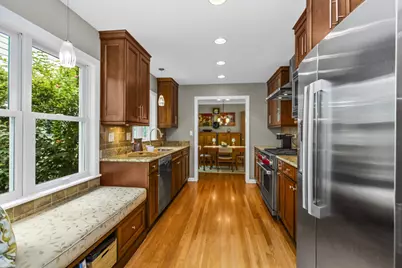 2761 Lincolnwood Drive, Evanston, IL 60201 - Photo 14