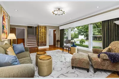 2761 Lincolnwood Drive, Evanston, IL 60201 - Photo 6