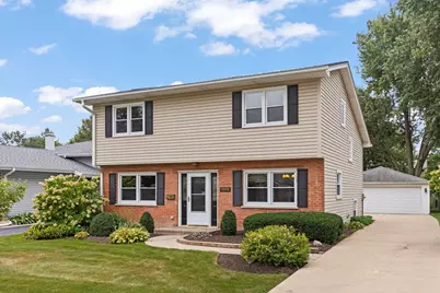 1302 Coolidge Avenue, Wheaton, IL 60189 - Photo 2