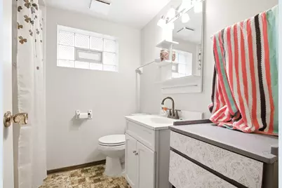 5221 N Marmora Avenue, Chicago, IL 60630 - Photo 12