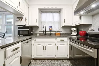 5221 N Marmora Avenue, Chicago, IL 60630 - Photo 8