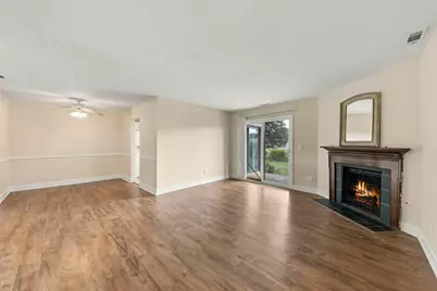 861 Yosemite Trail #B, Roselle, IL 60172 - Photo 4