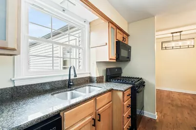1720 Leland Avenue, Evanston, IL 60201 - Photo 8