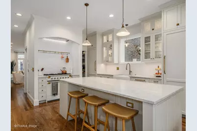2227 W Medill Avenue, Chicago, IL 60647 - Photo 8