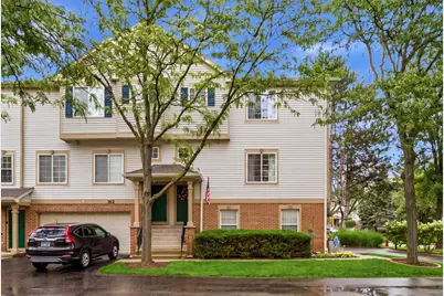 160 Monarch Drive #160, Streamwood, IL 60107 - Photo 2