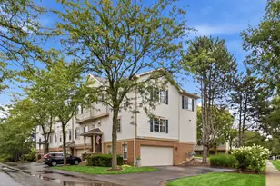 160 Monarch Dr, Streamwood, IL 60107 - Photo 1