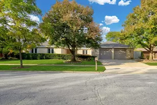 3050 Kayjay Dr, Northbrook, IL 60062 - Photo 2