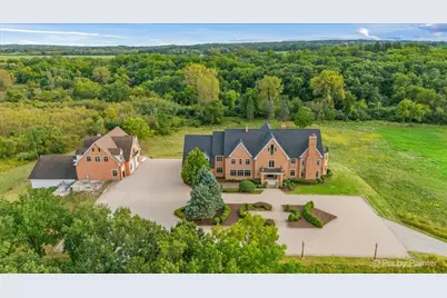 5N719 Castle Drive, Saint Charles, IL 60175 - Photo 2