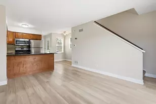 27W113 Cooley Ave, Winfield, IL 60190 - Photo 10