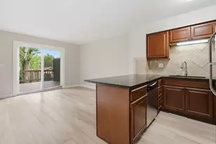 27W113 Cooley Ave, Winfield, IL 60190 - Photo 6