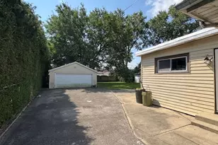 8229 W Summerdale Ave, Chicago, IL 60656 - Photo 4