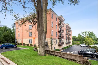 8733 Willow Boulevard #1C, Willow Springs, IL 60480 - Photo 2