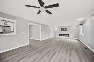 3250 186th St, Lansing, IL 60438 - Photo 2