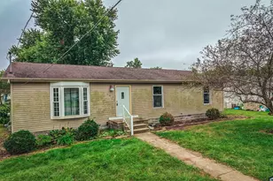 503 W Park Ave, Watseka, IL 60970 - Photo 2