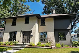 3923 Clausen Ave, Western Springs, IL 60558 - Photo 2