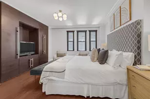 70 E Walton St, Chicago, IL 60611 - Photo 24