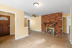 939 N Sleight St, Naperville, IL 60563 - Photo 4