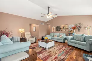 1062 Kingsway Ln, Byron, IL 61010 - Photo 4