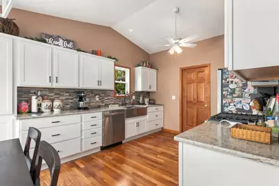 1062 Kingsway Lane, Byron, IL 61010 - Photo 6