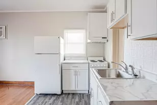 217 S 3rd St, Dekalb, IL 60115 - Photo 6
